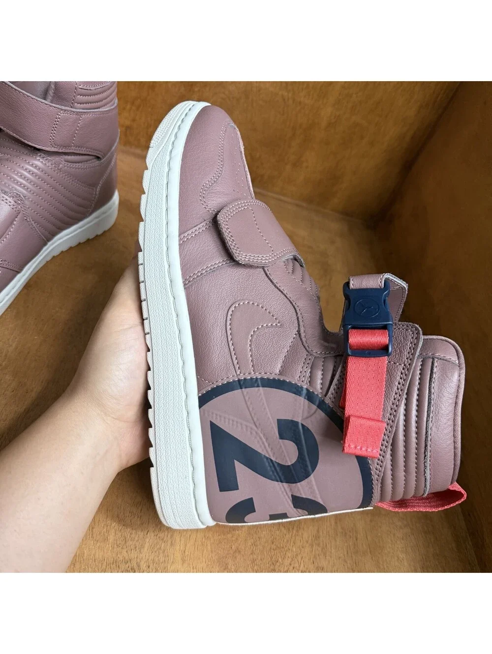 Nike by all